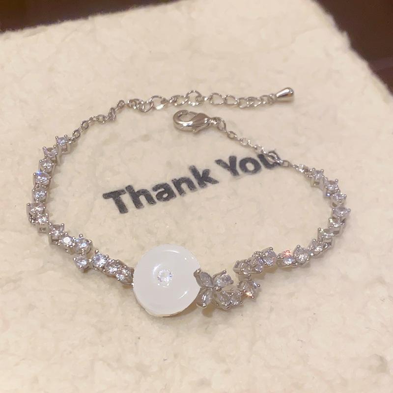 Elegant Geometric Zircon Chalcedony Bracelet: Fashionable, Versatile, High-End Hand Jewelry