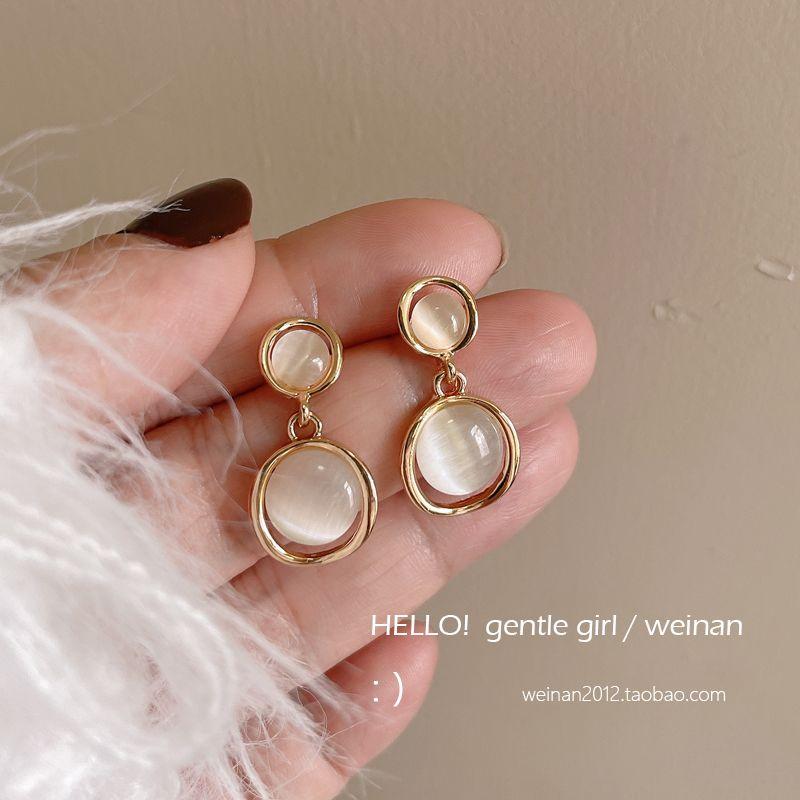 

Apricot Geometric Circle Mosquito Coil Ear Clip Fancy Fall and Winter All-Match Ear Studs Earrings Ornament