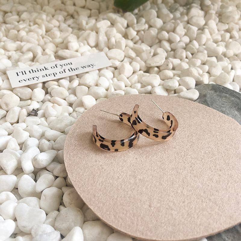 Acrylic C shaped Earrings for Women Retro Stud Earrings Jewelry Accessories