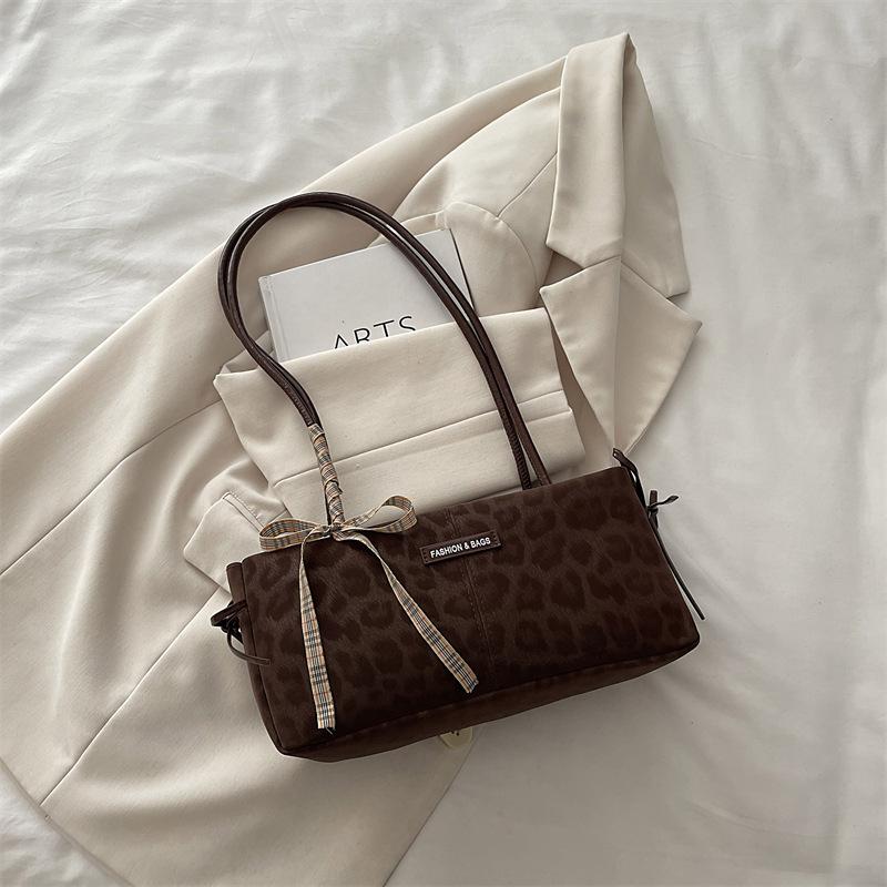 

Премиальная сумка женская осенняя новая сумка-подмышка для通勤 модная простая нишевая дизайнерская наплечная сумка