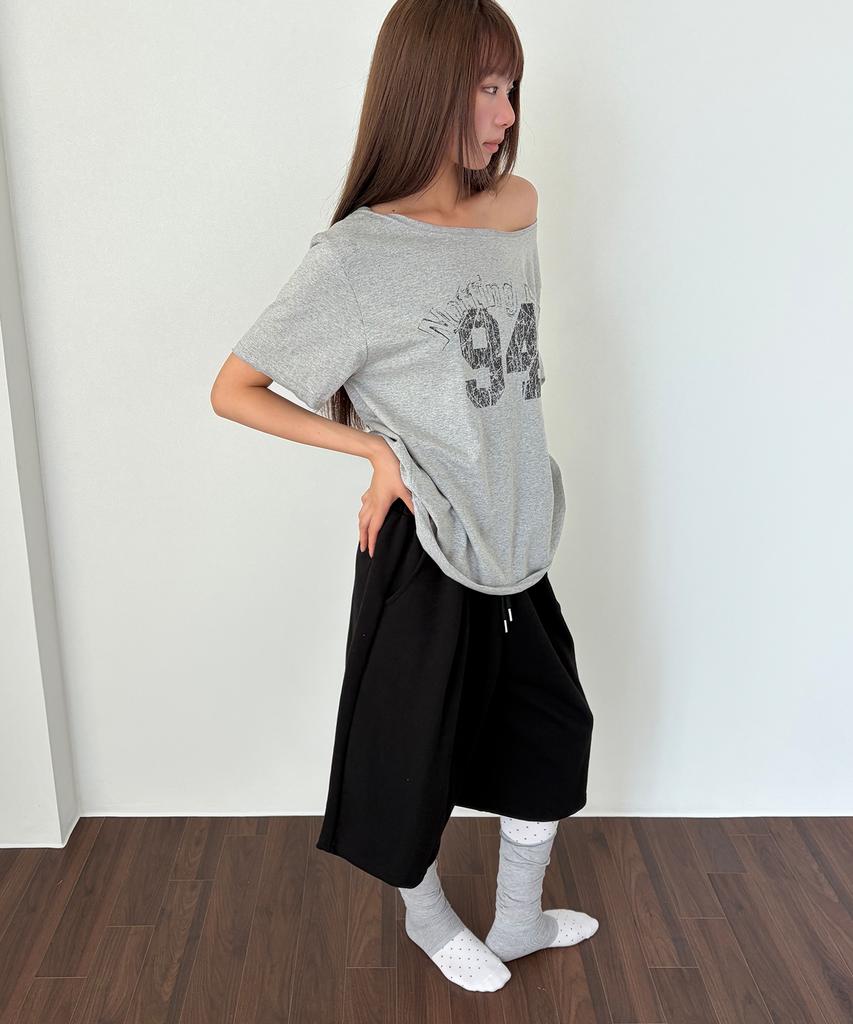 CHICKS All-Light Embroidered One-Pleat Wide Bermuda Sweatpants Black