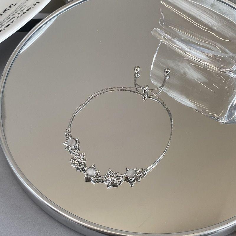 Elegant Cat's Eye Stone Star Bracelet: Luxurious Women's Jewelry with Exquisite Design – Perfect for Best Friends