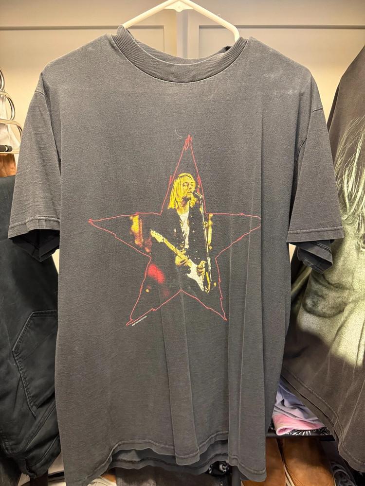 1996 Курт Кобейн Nirvana Музыкальная Футболка Все Размеры S-5XL DO794 Унисекс Футболка L