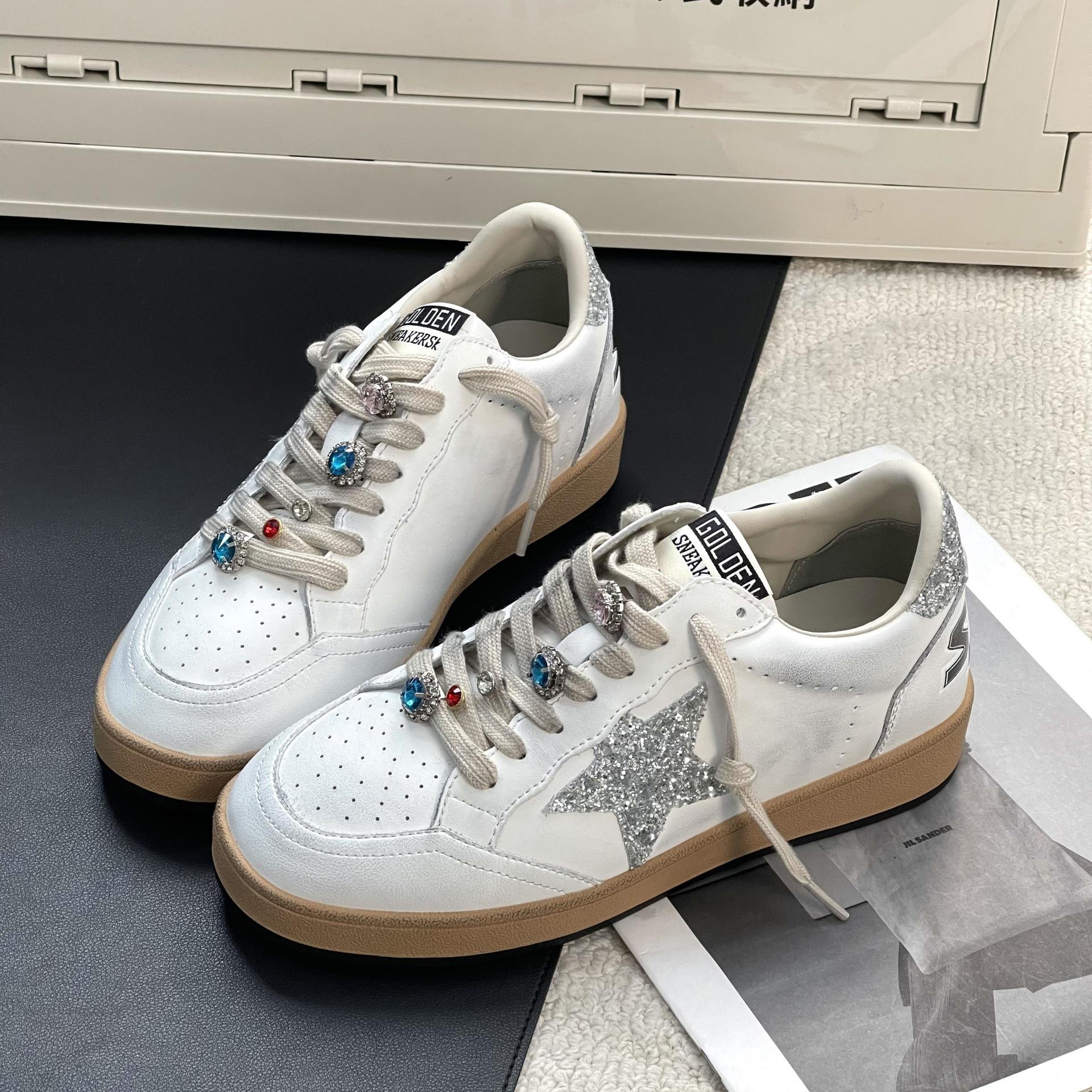 

Новые повседневные туфли-звезды с алмазной полировкой и старые женские маленькие белые туфли в стиле колледжа на плоской подошве 38 серебряный