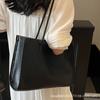 Simple Retro Large-capacity Mother and Child Bag Women's 2025 New Versatile Commuter Tote Bag Fashionable Texture Shoulder Bag