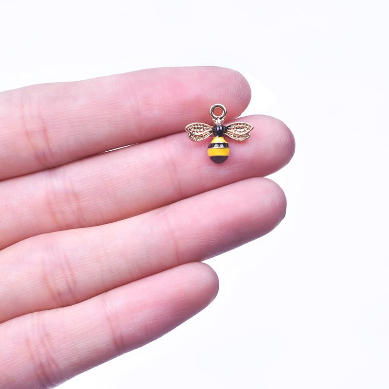 

10pcs 23*27mm Cute Bee Charms Zinc Alloy Gold Color Insect Pendant for DIY Handmade Necklace Earring Bracelet Jewelry