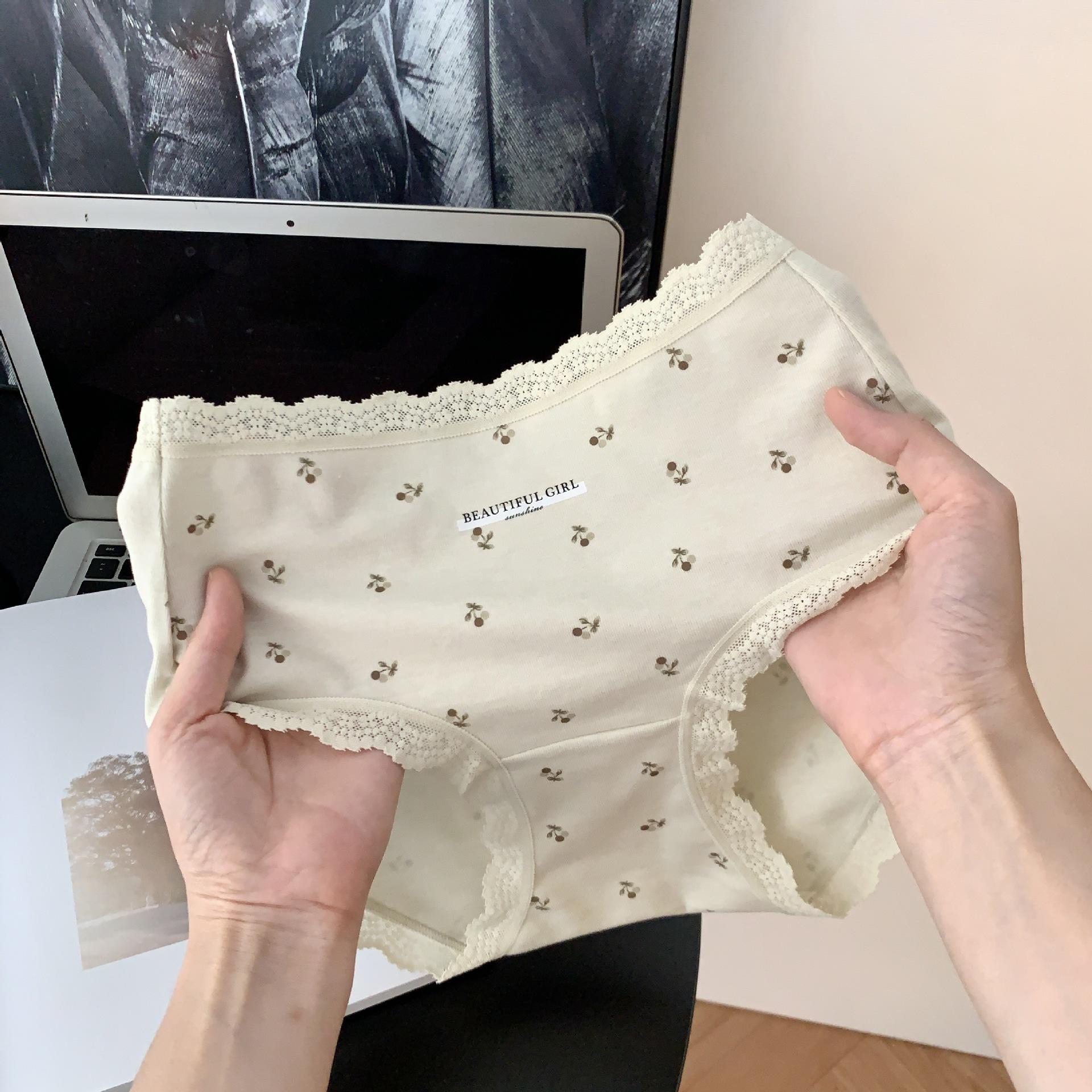 

Женское весенне-осеннее кружевное нижнее белье 10A антибактериальное с удлиненной ластовицей One Size горчичный