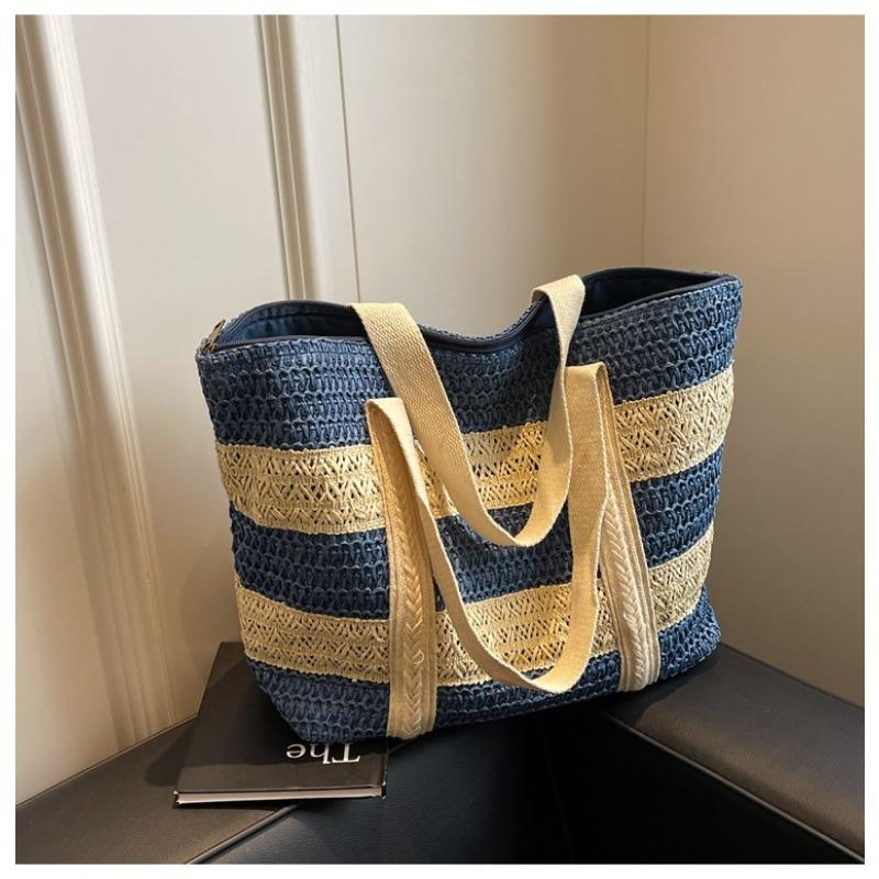 

New contrasting straw bag portable large-capacity beach bag shoulder casual fashion woven bag women s bag синий