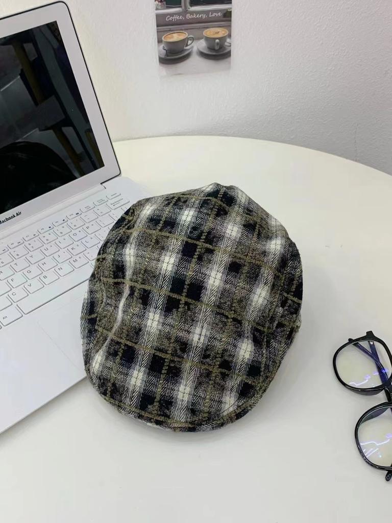Retro Plaid Forward Hat Women's Autumn New Big Head Circumference Duckbill Hat Showing Face Small Beret Tide