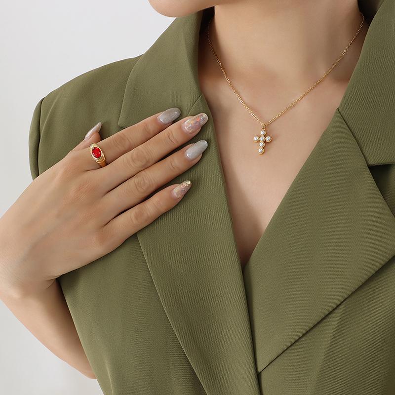 Classic Fashion Retro Cross Necklace for Women Stainless Steel Temperament Imitation Pearl Inlaid Necklace High Quality Zircon