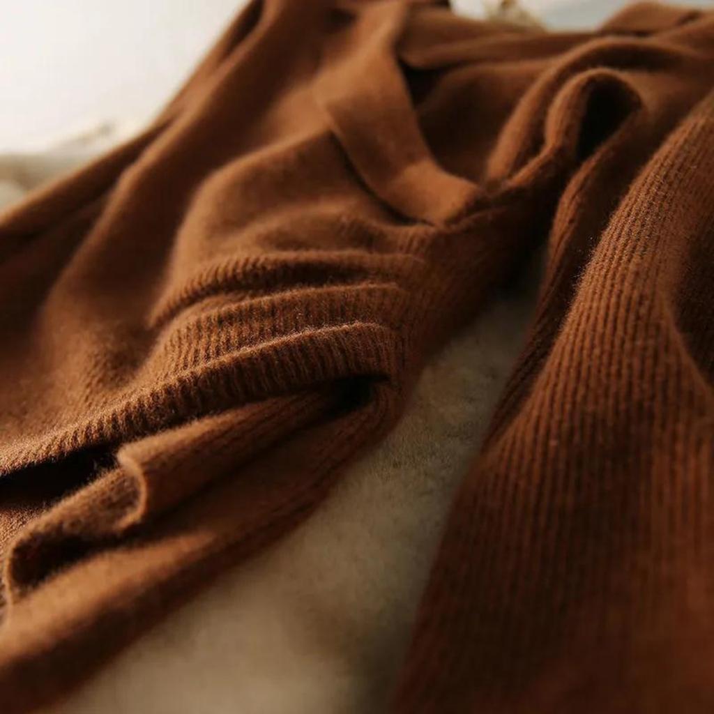 Autumn Women's Clothing New Style, Elegant Commuting, Elegant Temperament Suit Collar, Slimming Knitted Sweater, Cross Design Feeling Knitted Sweater
