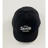 Kort bremmet myk topp brodert topphette kvinne liten langs amerikansk gate trendy merkepar solskjerming baseballcaps som viser lite ansikt