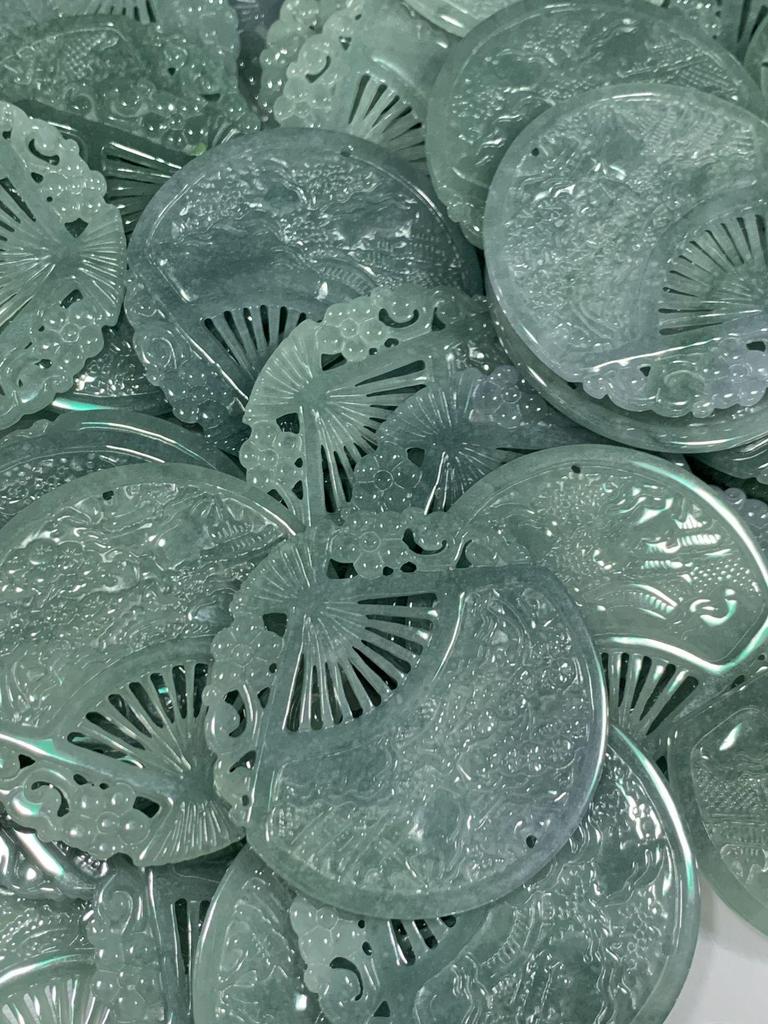 Naturalny Jadeit Klasy A Niebieska Woda Karta Błogosławieństwa Wielu Tematów Wachlarz Wisiorek