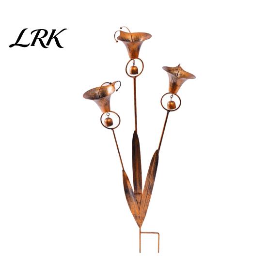 Vintage Style Garden Ornament Calla Lily Stake with Bells, 24 Inch Metal Triple Flower Wind Chime, Terrace Accessory Weatherproof Iron Outdoor