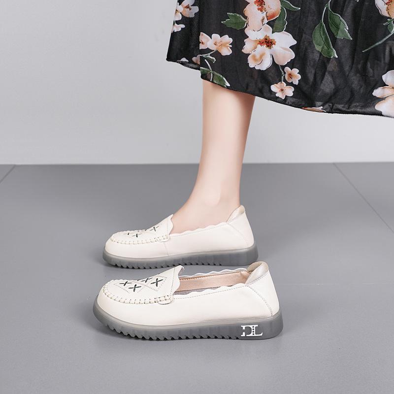 2025 Autumn Plus Size Women's Embroidered Non-Slip Soft Shoes, Sizes 35-42