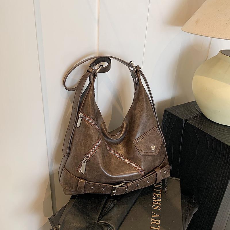 

Новая сумка женская большой вместимости для поездок на работу на плечо, лоскутная однотонная сумка-мессенджер на цепочке, сумка-ведро с ремнем-заклепкой темно-коричневого