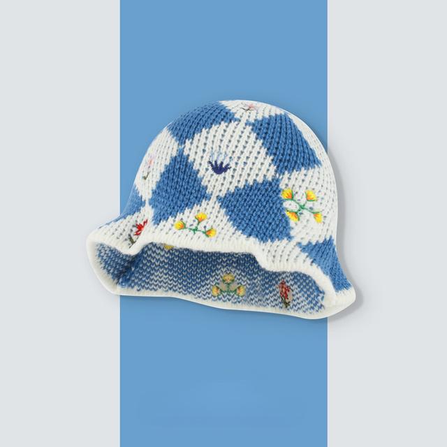 Korean Retro Stripe Handmade Crochet Bucket Hats Autumn and Winter Y2k Fisherman's Cap Women Tassel Colored Wool Hats