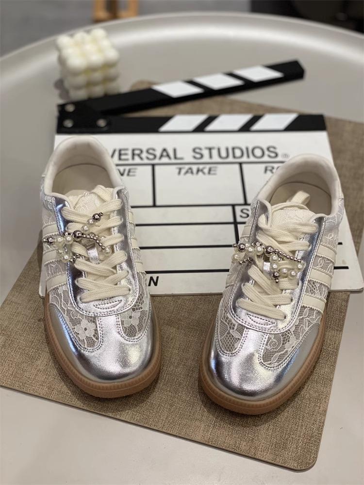 Autumn German training shoes women's mesh flat bottom soft sole pearl rhinestone versatile 2025 new board shoes comfortable, breathable and non-slip