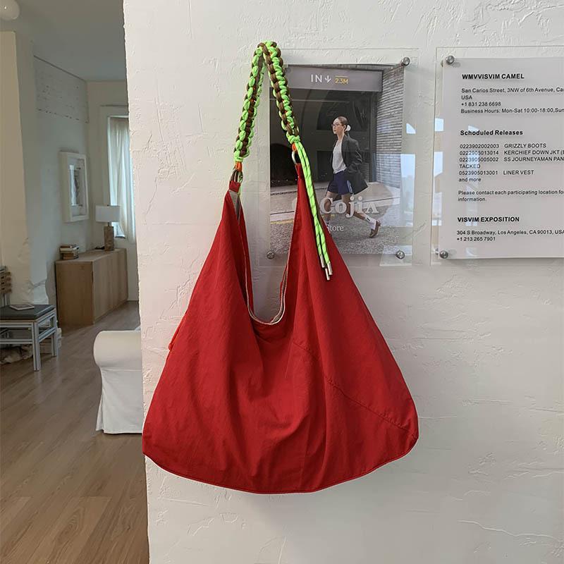 Simple and Versatile Literary Underarm Bag Women's New Large-capacity Leisure Class Commuter Shoulder Bag