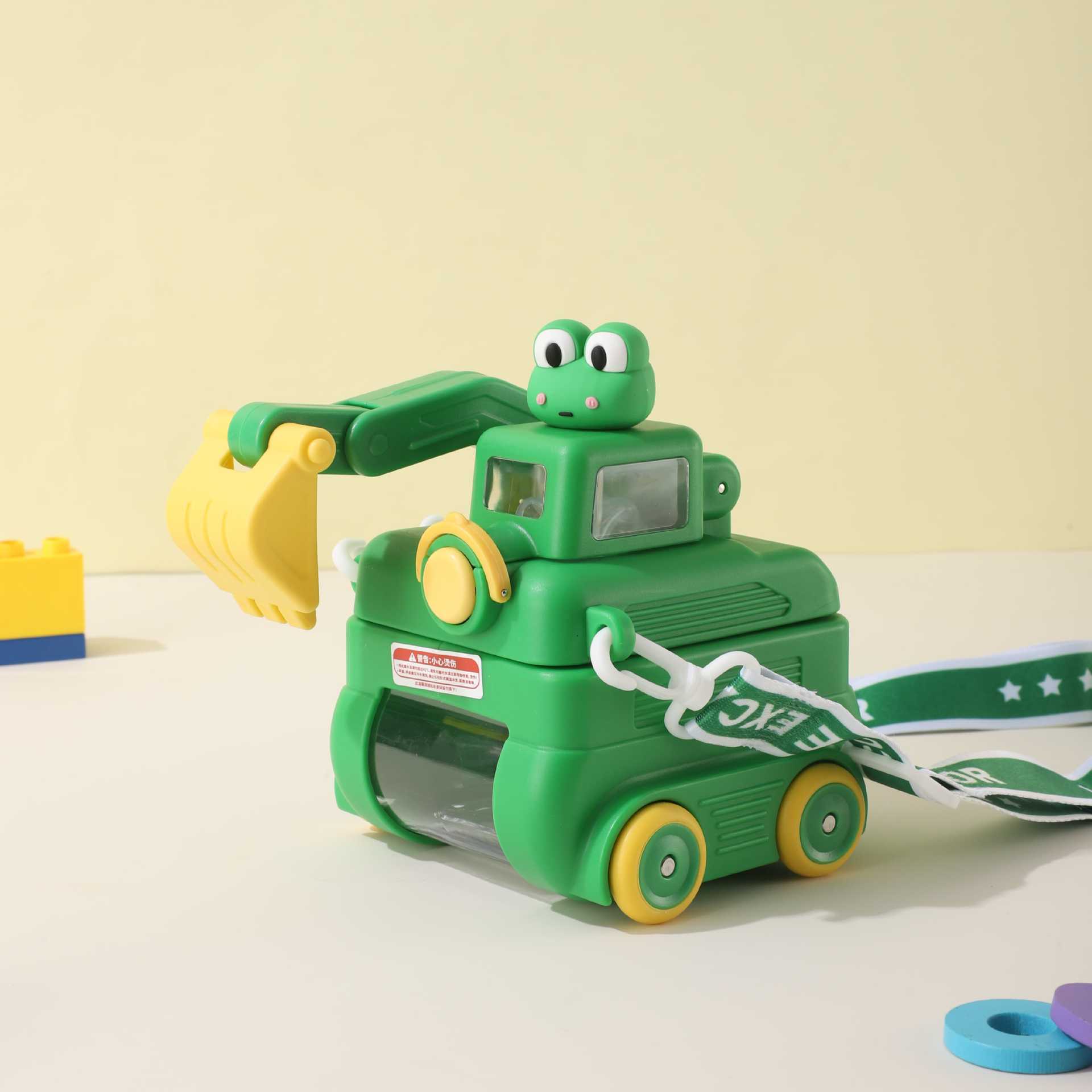 

Outdoor plastic cup cartoon children s toy excavator straw cup portable large-capacity water cup 500g