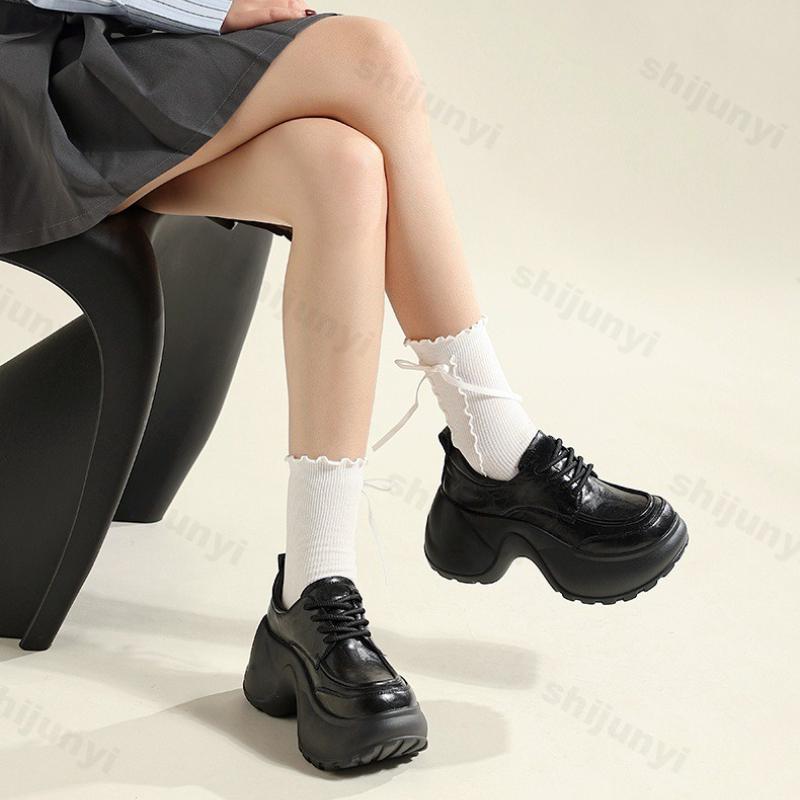 Mode Plateau Schwarze Lederschuhe Damen Herbst Neu Vintage Höhenerhöhung Schnürschuhe Einzelne Schuhe Mode Outdoor Rutschfest Freizeitschuhe