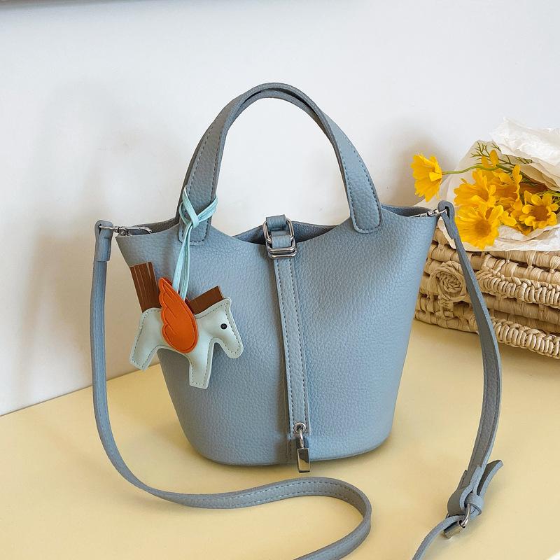 High sense women's versatile new fashion handbag bag simple casual bucket trendy messenger bag