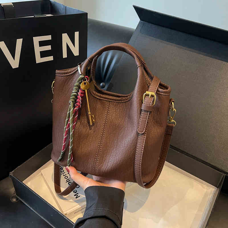 Brown PU Leather Bucket Handbags Women Autumn Fashion Hasp Design Crossbody Bags Lady Daily Commuter Shoulder Bag