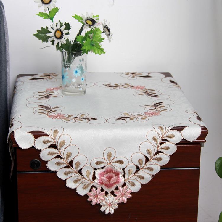 Mantel de Navidad Bordado Minimalista y Juego de Sillas para Mesas de Comedor y Café