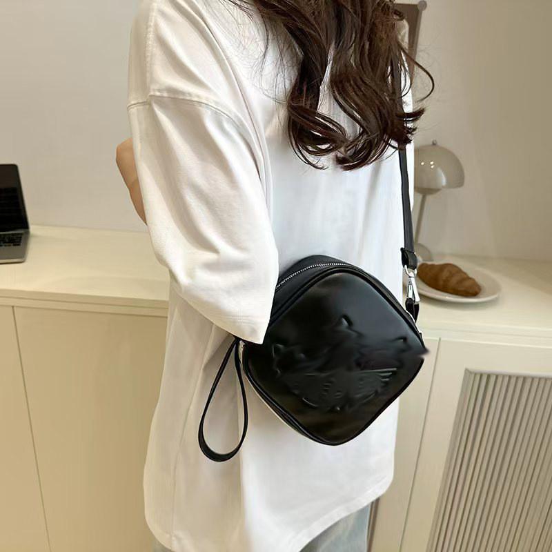 Trendy Women Crossbody Bag With Solid Color Design For Casual And Travel Use