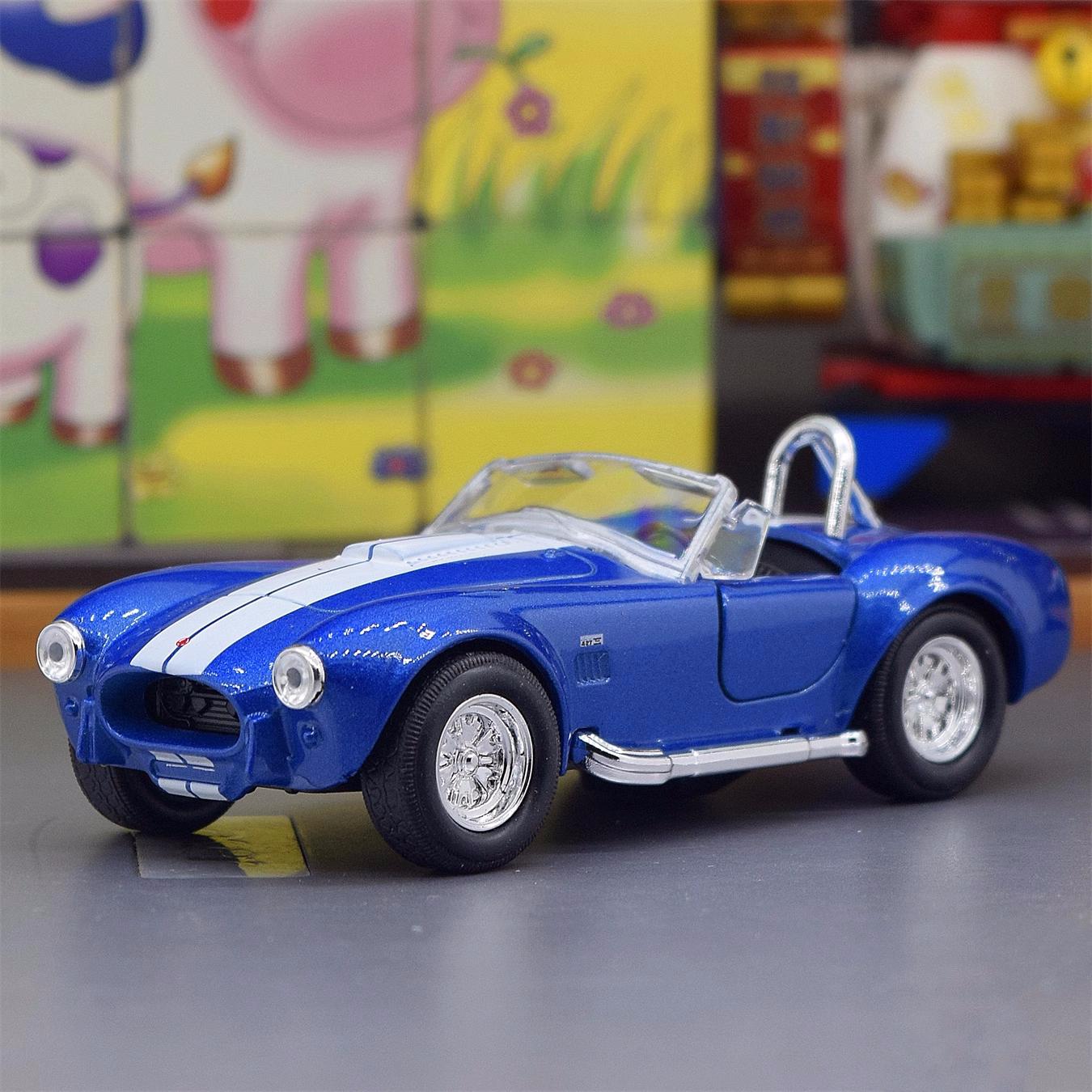 

1:36 Ford Shelby Cobra 427 S/C 1965 Лита модель спортивного автомобіля під тиском Металева іграшка Класична модель Дитяча симуляція. синій