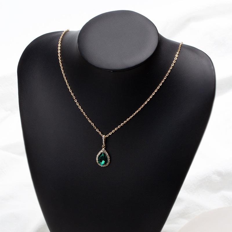Grandmother Green Crystal Necklace Popular Jewelry Water Drop Pendant Court Vintage Collarbone Chain Accessories Women