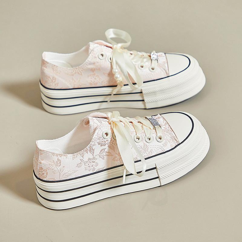 National Tide Style Embroidered Casual Board Shoes 2025 Spring New Round Head Good Match Breathable Soft Sole Fashion Women's Shoes Sports Shoes