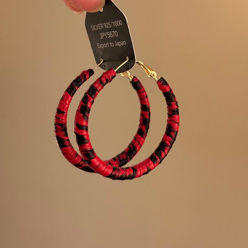 Silberne Nadel Tropfenöl Rote Perlen Ohrstecker - Eleganter & Vielseitiger Schmuck für Damen
