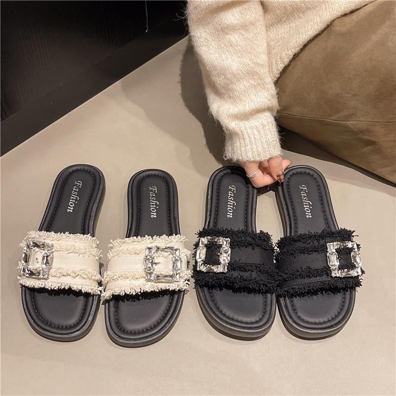 

Flat-bottomed beach sandals new slippers women s summer wear rhinestones fashion 35