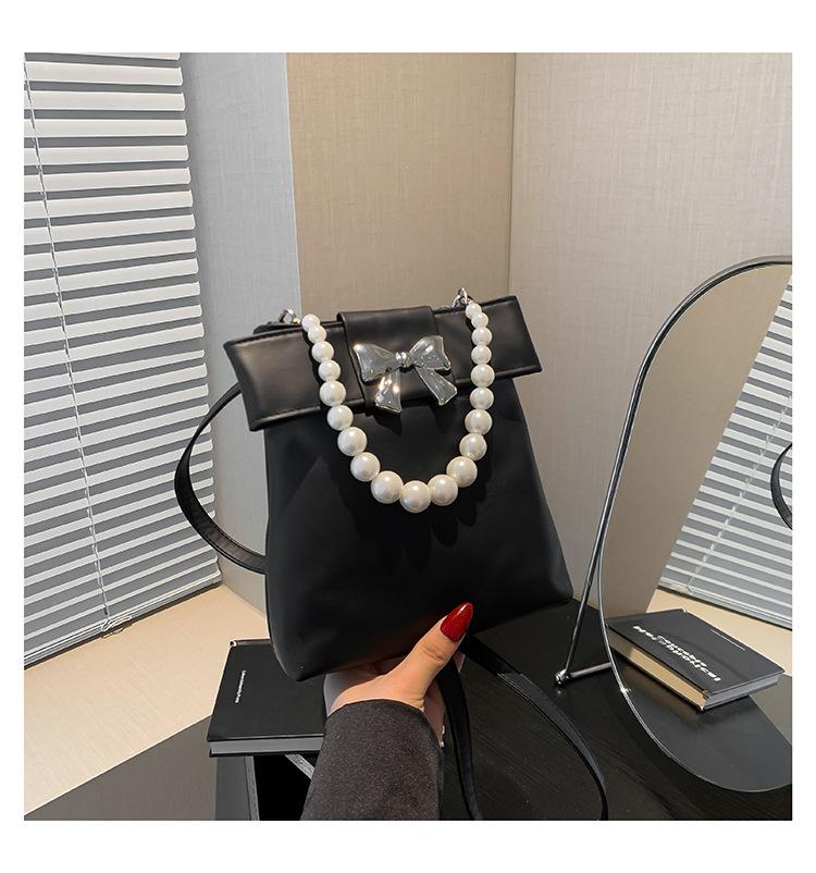 

Корейская версия сумки нишевый дизайн жемчужная сумочка модная новая летняя маленькая квадратная сумка с бантом универсальная сумка-мессенджер чёрный