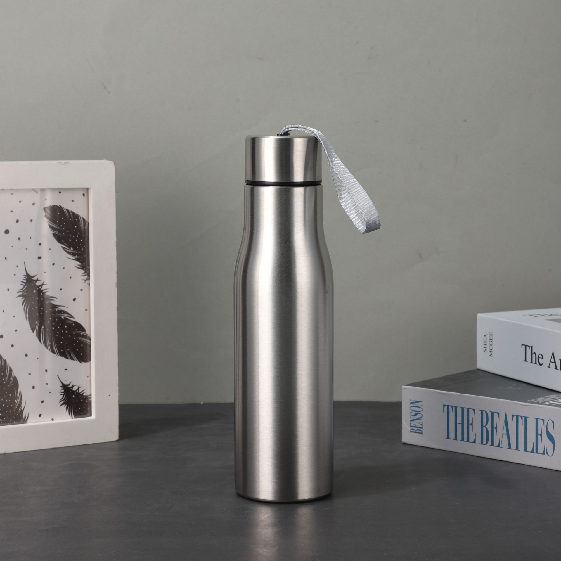 

Спортивная бутылка для воды из нержавеющей стали Высококачественная однослойная прочная чашка для воды Металлическая фляга Посуда для напитков Кемпинг Спорт Портативные чашки 750ml