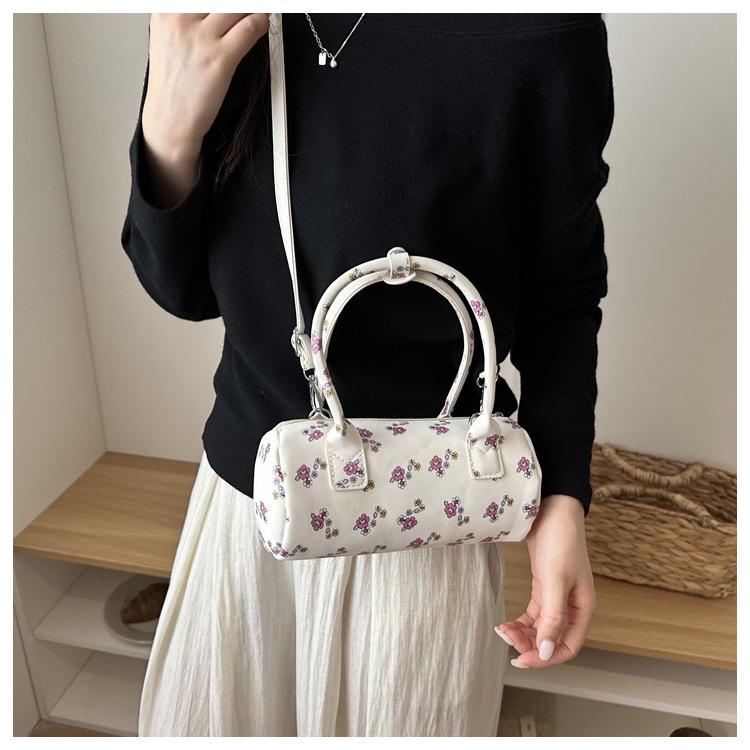 Süße Boston Handtasche und Crossbody mit Blumenprint – Trendige Frühling/Sommer 2026 Mode Kissen-Tasche