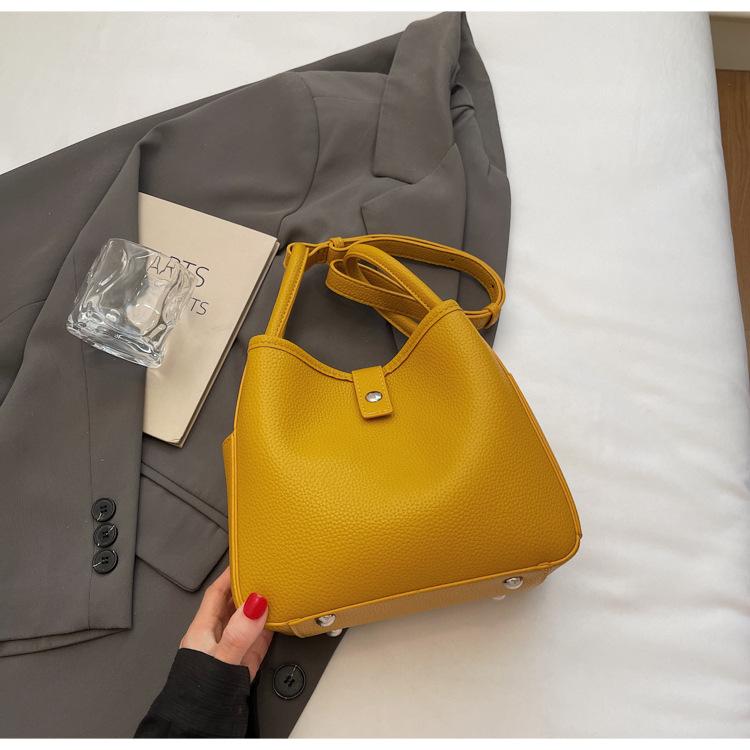 

Summer foreign style versatile bucket bag 2025 new high-end commuter bag niche high-end versatile vegetable basket bag