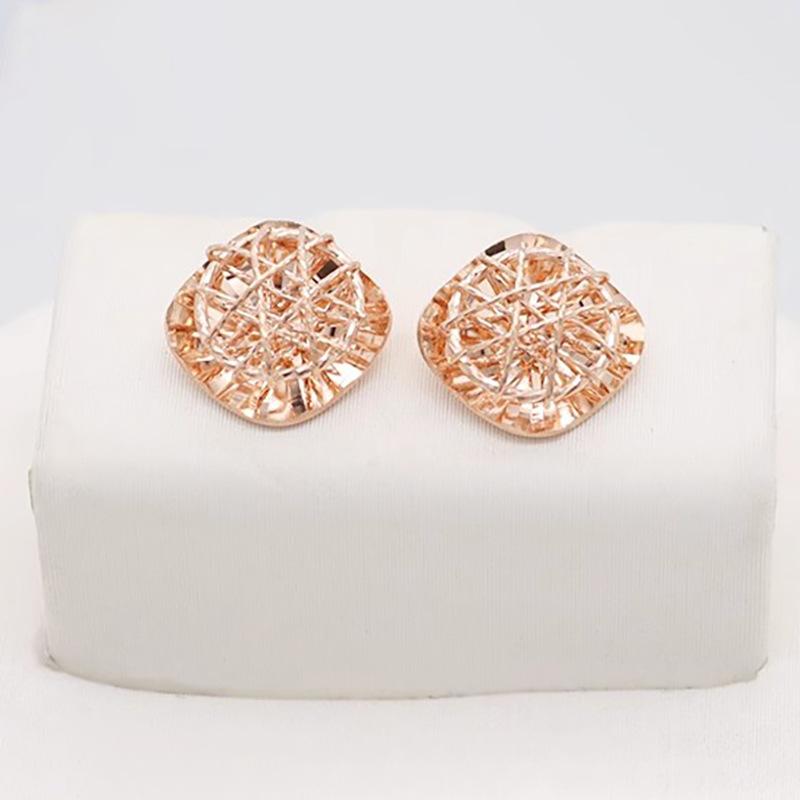 Изысканные Русские 585 Фиолетовое Золото Легкая Роскошь Заводные Серьги-Кубики Сахара Покрытие Розовым Золотом Модные Квадратные Матовые Серьги (pair of rose gold plated)