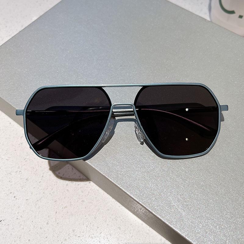 Sunglasses Male Driver Anti-Ultraviolet Strong Light Retro Simple High-Value Color-Changing Trend Street Glasses