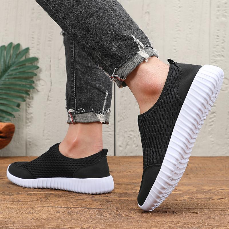 Men's Casual and Comfortable Sports Shoes Lightweight Walking Anti Slip Breathable Summer Fashion Outdoor Mesh Training Shoes