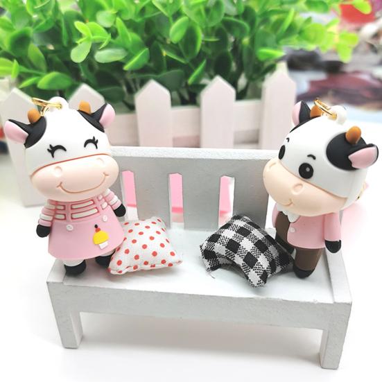 Breloc Papușă Vacă Desene Animat Geantă de școală Pandantiv Breloc pentru mașină Portar cheie pentru cuplu Cadou