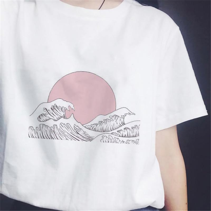 Hotselling New Aesthetic Wave Print Roundneck Shortsleeved Tshirt for Women Graphic T Shirts Aesthetic Clothes Tops Harajuku