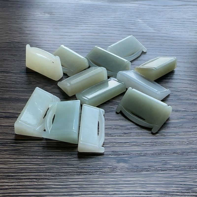 

Old Stock for Nearly 10 Or 20 Years Su Gong Handmade Natural Hetian Jade Gossip Lock Pendant Accessories Pendant Duobao 4. Randomly send a square Lock 25-28mm