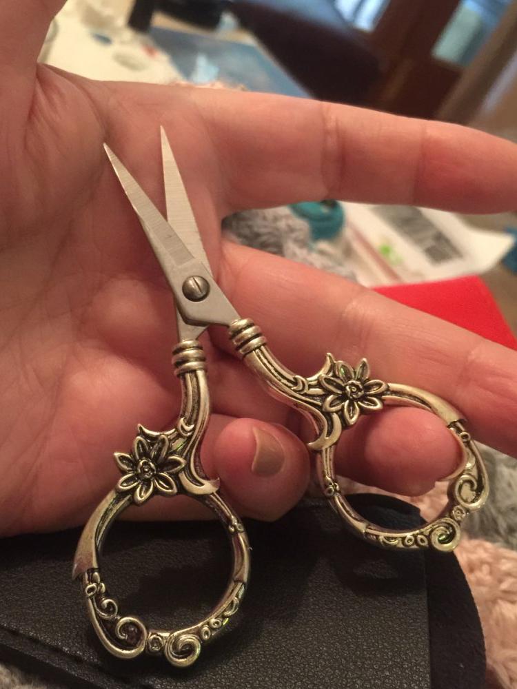 Elegant Vintage Scissor Sewing Tool Tailor Handicraft Embroidery Fabric European Retro Classic Antique Craft Tailors Scissors