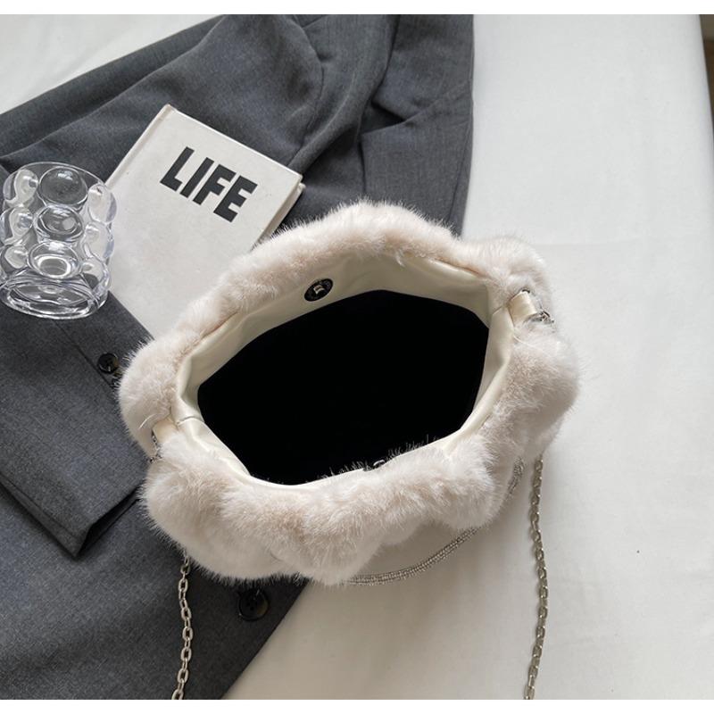 Gentle and Furry Women's Handbag, Fashionable and Versatile Solid Color Crossbody Bags, Suitable for Commuting and Banquets