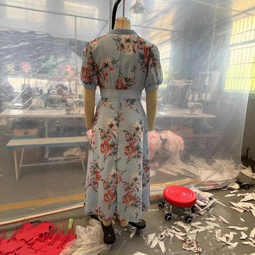 Dámské krátkorukávové šaty s výstřihem do V a digitálním potiskem v pase