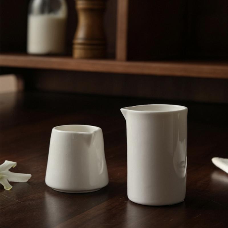 Needle Nosed Cups White Ceramic Milk Jar Coffee Milks Cup Milk Jug Saucepan Sauce Cup Coffeeware Milks Pot Seasoning Pots