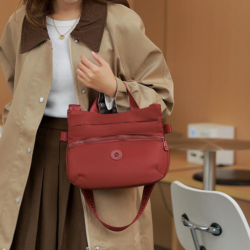 Stylish Crossbody Bag with Adjustable Strap and Compact Design for Everyday Fashion Use