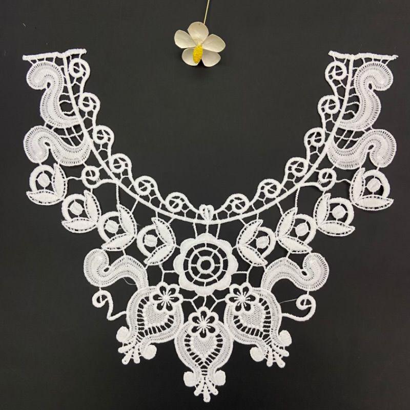 Mercerized Silk Lace Collar with 3D Embroidered Brooch